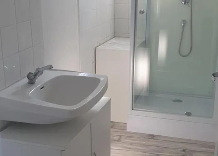 Semesterbostad La Maisonnette A 1200 M De La