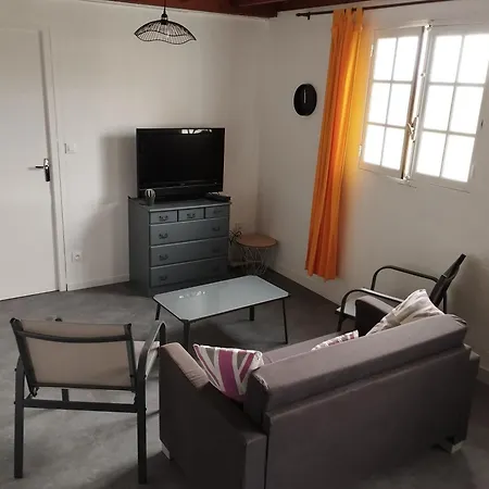 펜션 La Maisonnette A 1200 M De La *